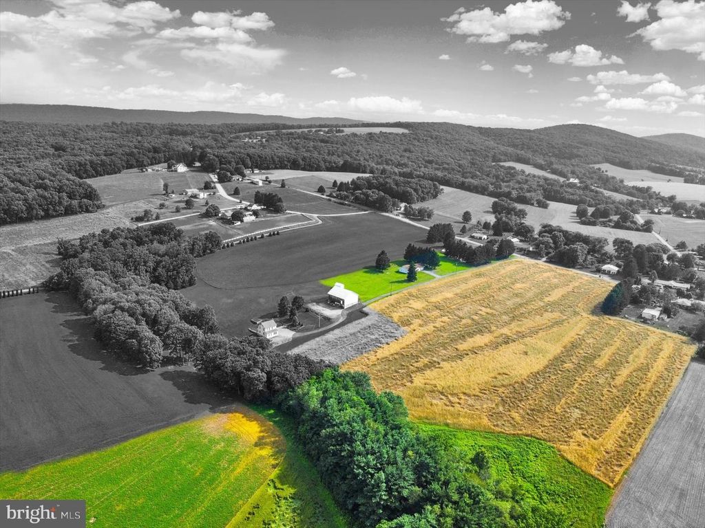 1023-A ENDERS RD, Halifax, PA 17032