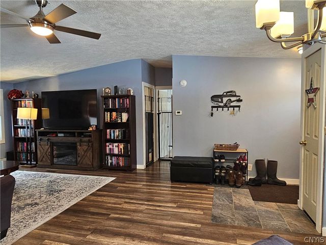 383 Peter Scott Road, Schroeppel, NY 13132