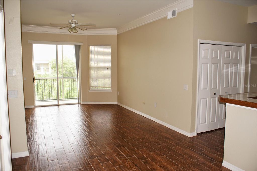 Image 2 of property listing at 5140 NORTHRIDGE ROAD 303, Sarasota, FL 34238