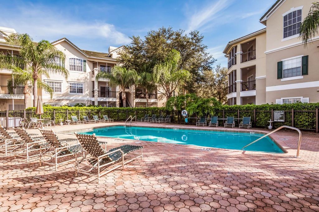 Image 15 of property listing at 5140 NORTHRIDGE ROAD 303, Sarasota, FL 34238