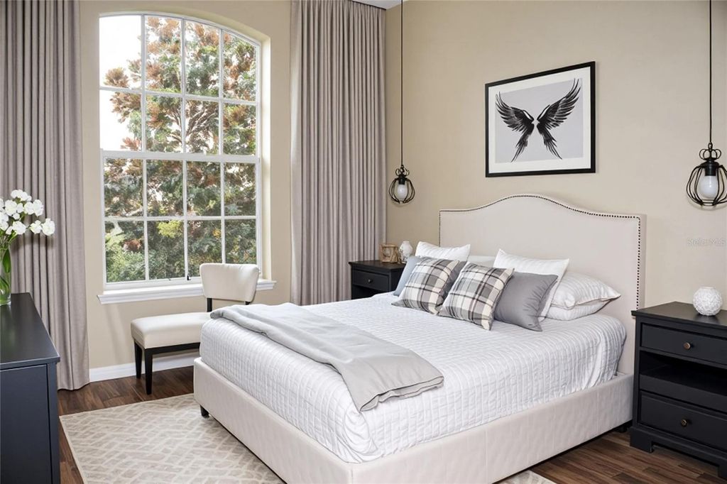 Image 7 of property listing at 5140 NORTHRIDGE ROAD 303, Sarasota, FL 34238