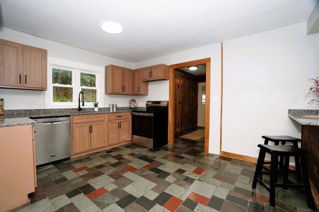 212 Colburn Road, Temple, NH 03084