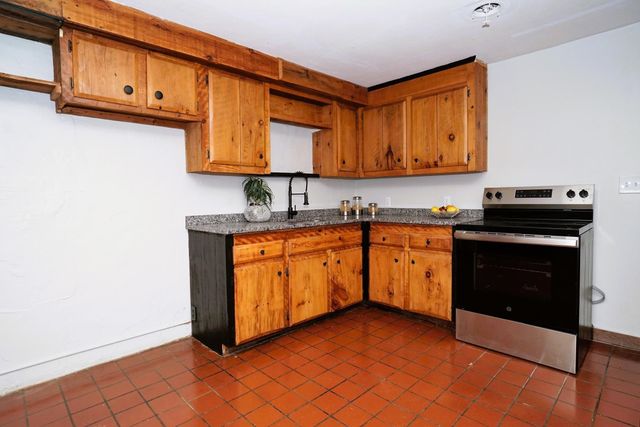 212 Colburn Road, Temple, NH 03084