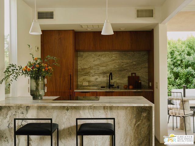 360 Cabrillo Road 101, Palm Springs, CA 92262