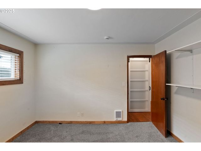 507 N 2ND St, Silverton, OR 97381