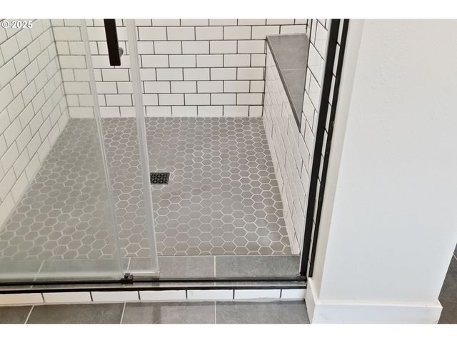 507 N 2ND St, Silverton, OR 97381