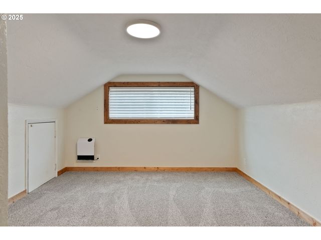 507 N 2ND St, Silverton, OR 97381