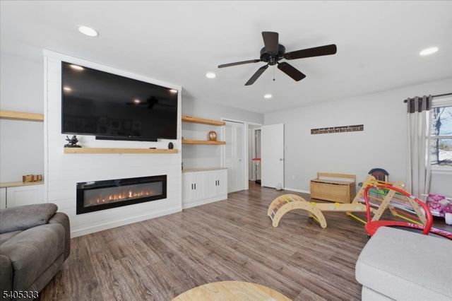 3 Cypress Rd, Franklin Twp., NJ 08873