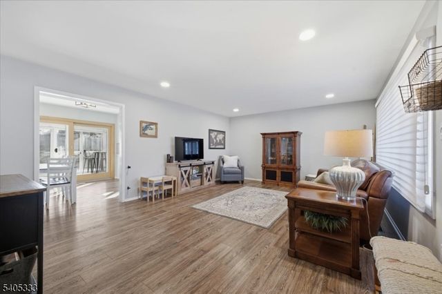 3 Cypress Rd, Franklin Twp., NJ 08873