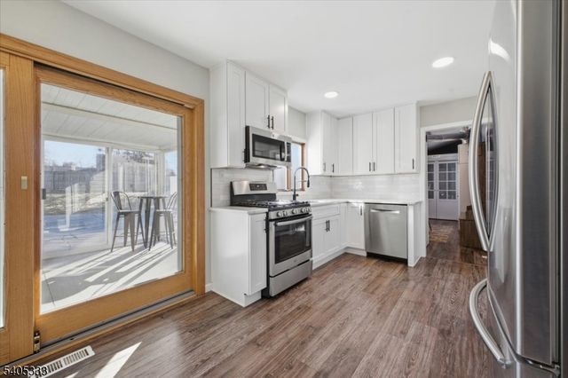 3 Cypress Rd, Franklin Twp., NJ 08873