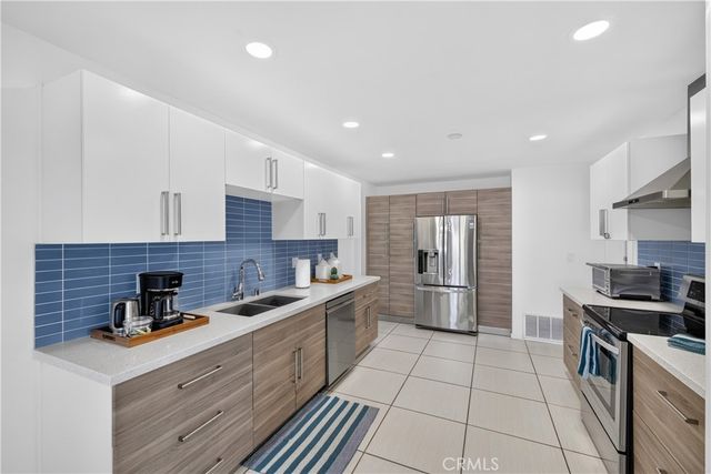 2080 E Mcmanus Drive, Palm Springs, CA 92262