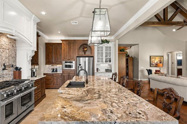 2725 Open Range Road, Edmond, OK 73034