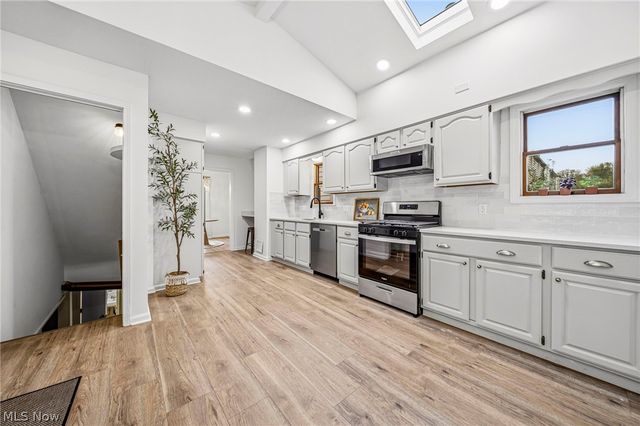 305 Hayes Avenue, Cuyahoga Falls, OH 44221