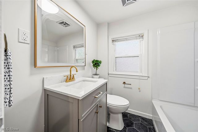 305 Hayes Avenue, Cuyahoga Falls, OH 44221