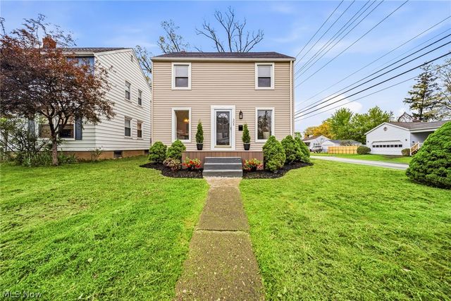 305 Hayes Avenue, Cuyahoga Falls, OH 44221