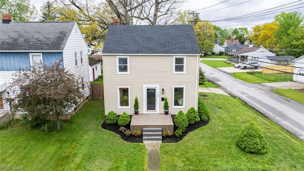 305 Hayes Avenue, Cuyahoga Falls, OH 44221