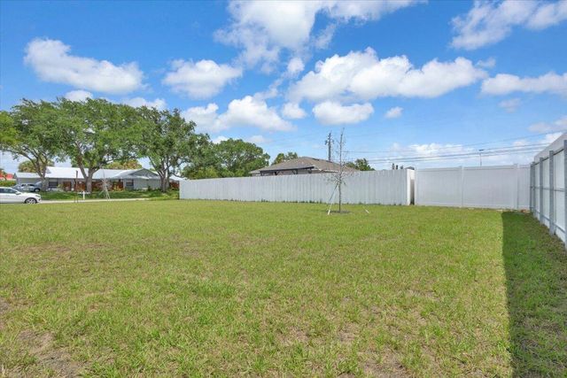 920 SW Castaneda Lane, Port St. Lucie, FL 34953