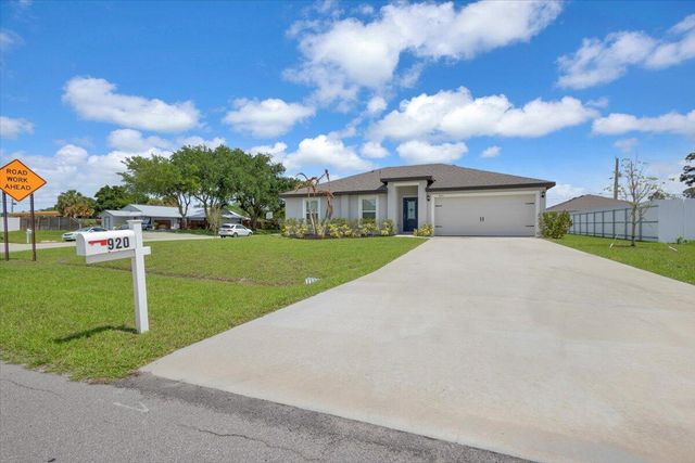 920 SW Castaneda Lane, Port St. Lucie, FL 34953