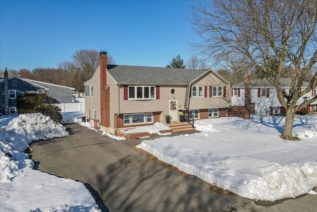 72 Rogers Dr, Stoughton, MA 02072