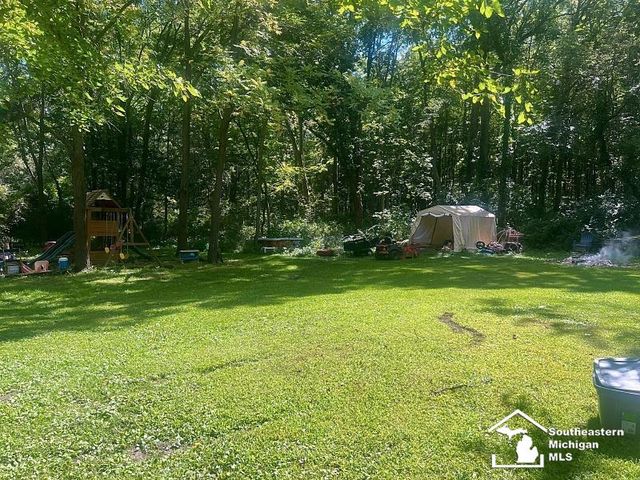 7808 Lewis Avenue, Bedford Twp, MI 48182