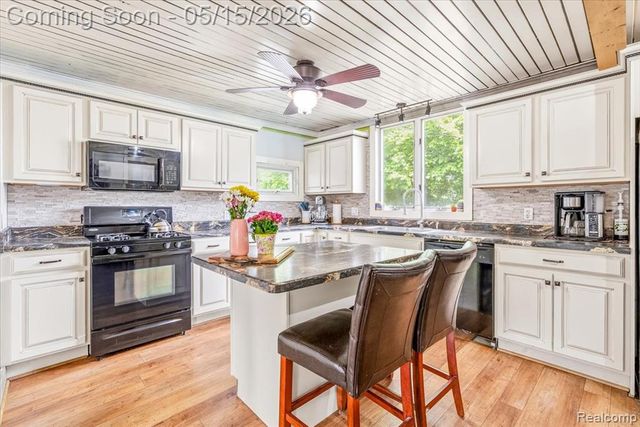 36940 Goddard Road, Romulus, MI 48174