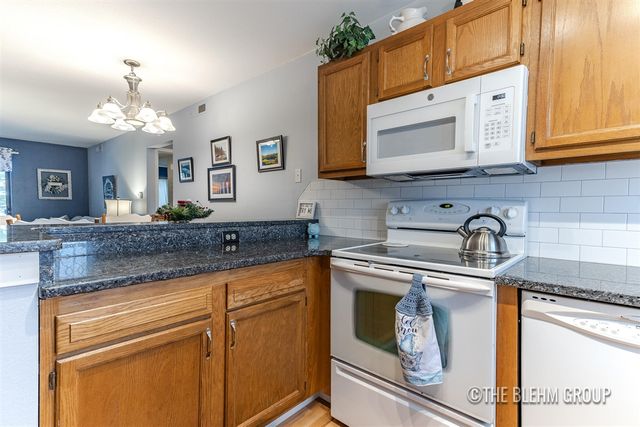 3288 Devonwood Hills F, Grand Rapids, MI 49525