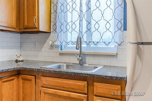 3288 Devonwood Hills F, Grand Rapids, MI 49525