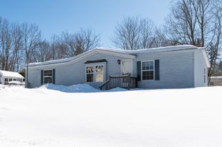 8 Miriam Road, Merrimack, NH 03054