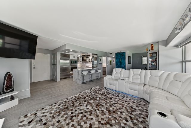 3800 GALT OCEAN Drive 105, Fort Lauderdale, FL 33308