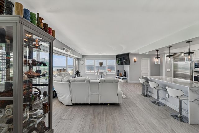 3800 GALT OCEAN Drive 105, Fort Lauderdale, FL 33308