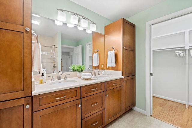 511 RIVIERA BAY DRIVE NE, St Petersburg, FL 33702