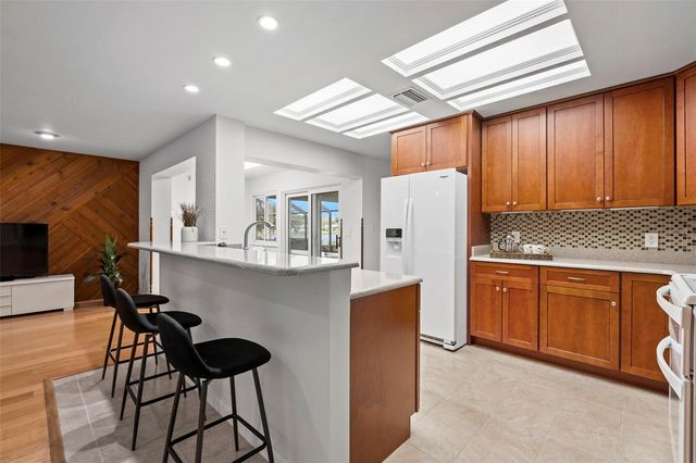 511 RIVIERA BAY DRIVE NE, St Petersburg, FL 33702