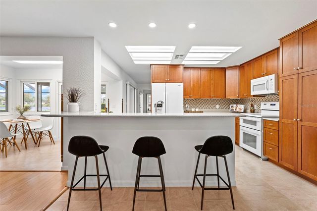 511 RIVIERA BAY DRIVE NE, St Petersburg, FL 33702