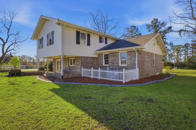 1468 Azalea Dr., Galivants Ferry, SC 29544