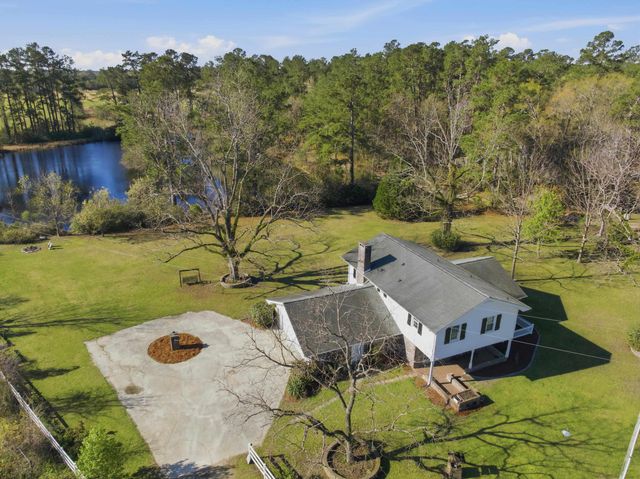 1468 Azalea Dr., Galivants Ferry, SC 29544