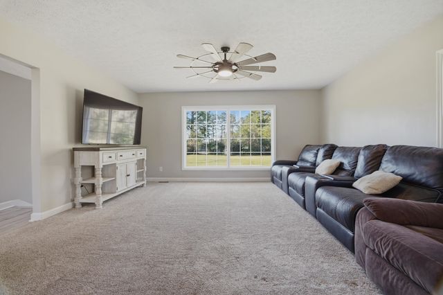 1468 Azalea Dr., Galivants Ferry, SC 29544