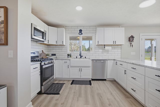 1468 Azalea Dr., Galivants Ferry, SC 29544