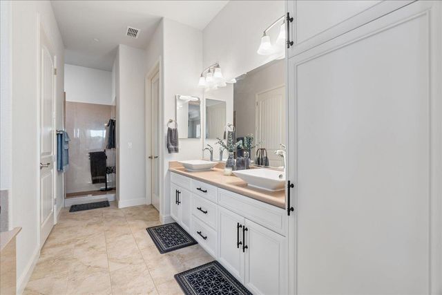 2142 Fawndale Ln, Lincoln, CA 95648