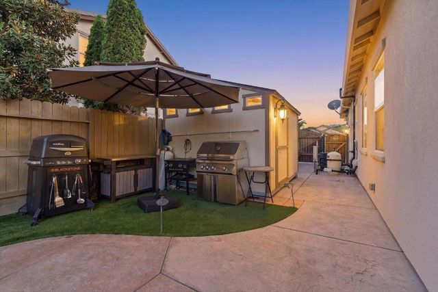 2142 Fawndale Ln, Lincoln, CA 95648