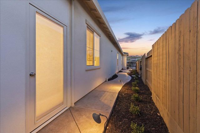 2142 Fawndale Ln, Lincoln, CA 95648