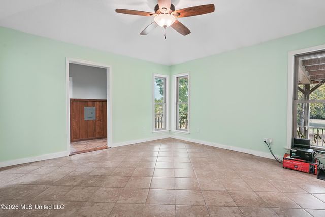 13585 Holly Springs Road, Byhalia, MS 38611