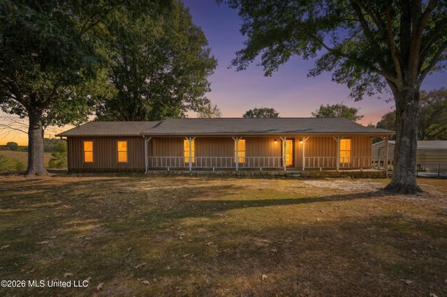 13585 Holly Springs Road, Byhalia, MS 38611