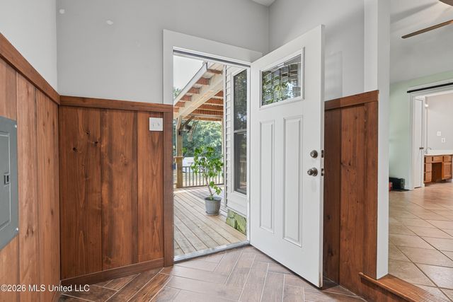 13585 Holly Springs Road, Byhalia, MS 38611