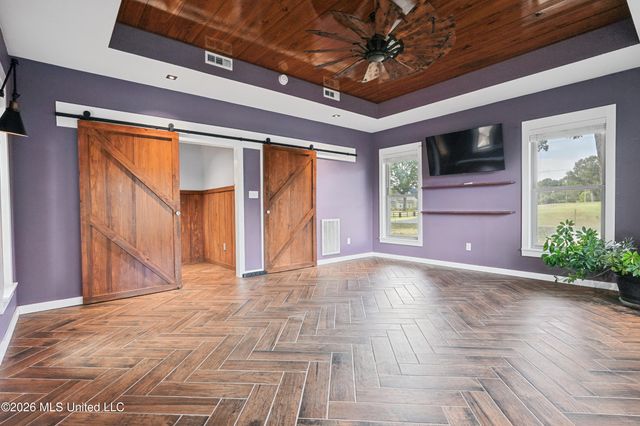 13585 Holly Springs Road, Byhalia, MS 38611