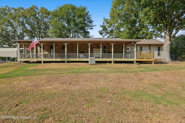 13585 Holly Springs Road, Byhalia, MS 38611