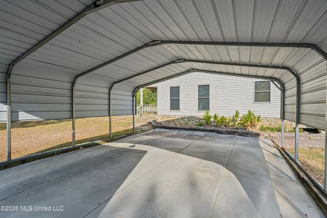 13585 Holly Springs Road, Byhalia, MS 38611