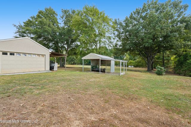 13585 Holly Springs Road, Byhalia, MS 38611