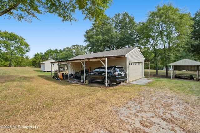 13585 Holly Springs Road, Byhalia, MS 38611