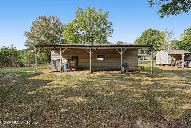 13585 Holly Springs Road, Byhalia, MS 38611