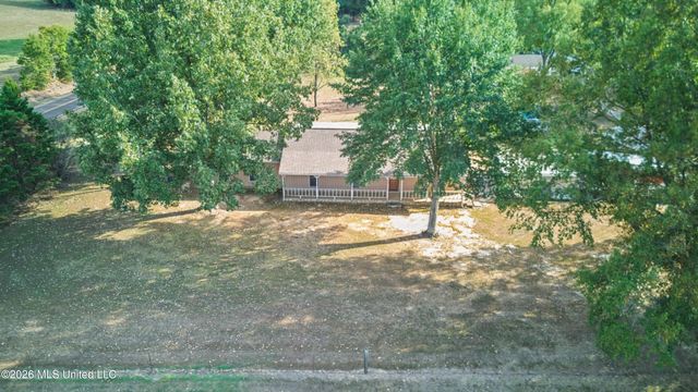 13585 Holly Springs Road, Byhalia, MS 38611
